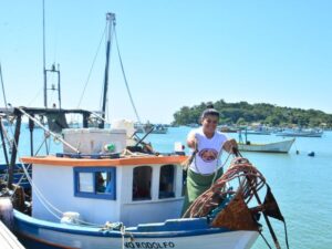 Dia do pescador: conhecimento coloca mulheres do mar no protagonismo da pesca em Santa Catarina